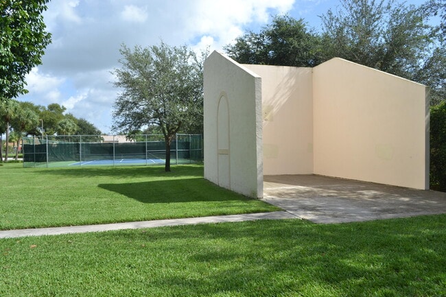 Building Photo - 3130 Kingswood Terrace