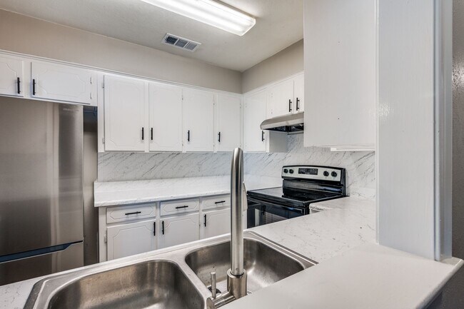 Building Photo - WANTED: Fresh & Newly Renovated Duplex • R...