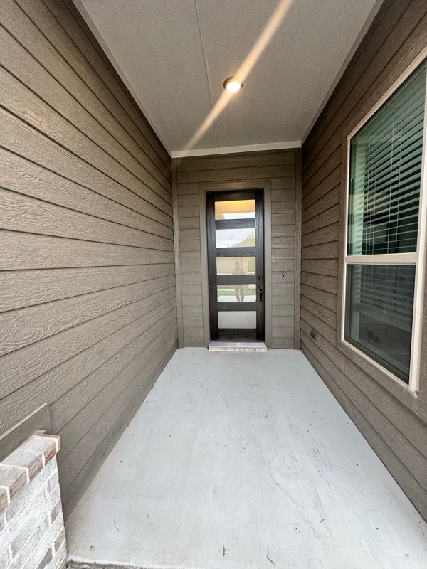 Building Photo - 632 Mooney Dr