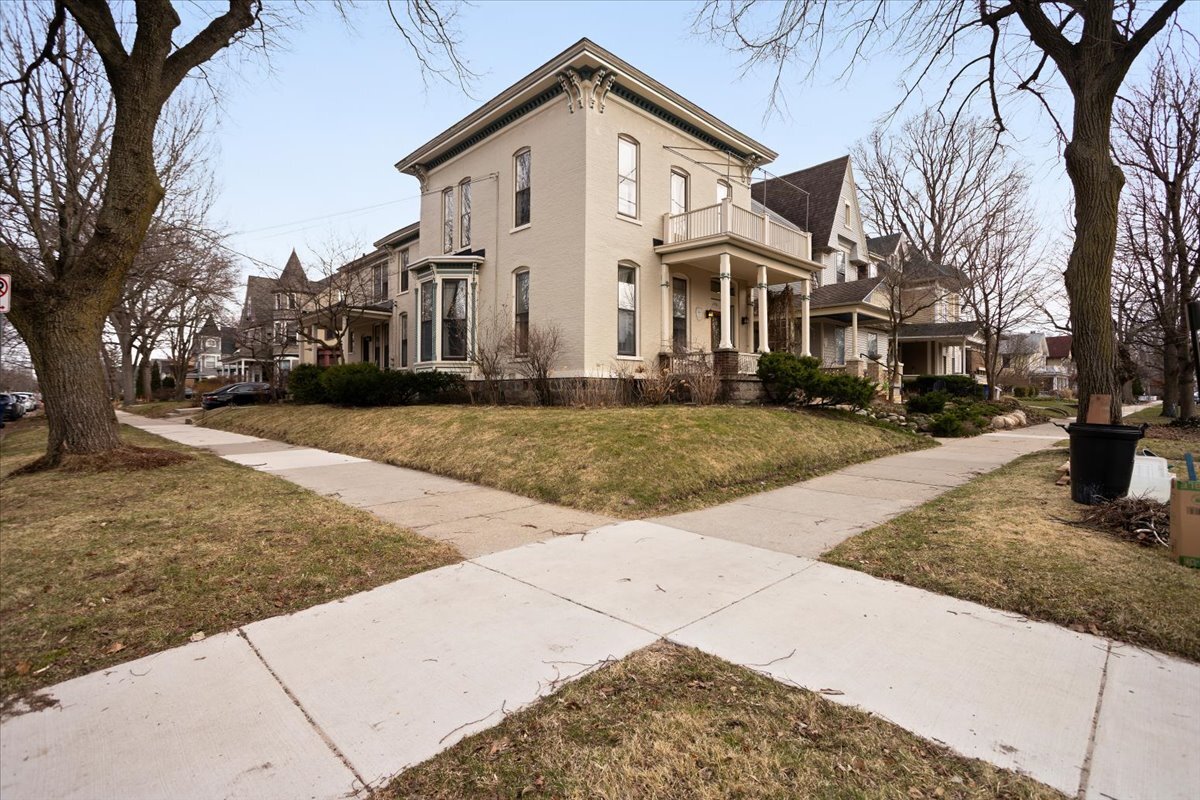 Building Photo - 246 Prospect Ave NE