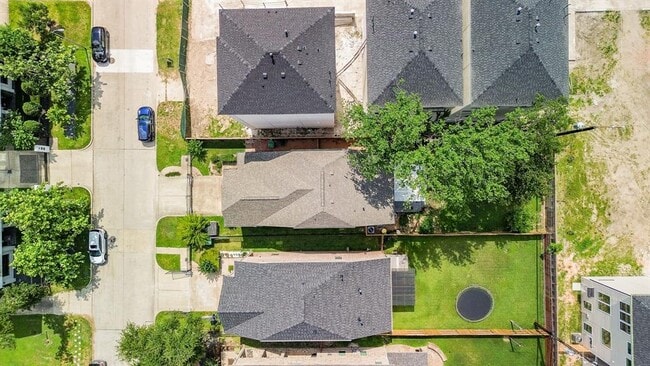 Building Photo - 7608 Janak Dr