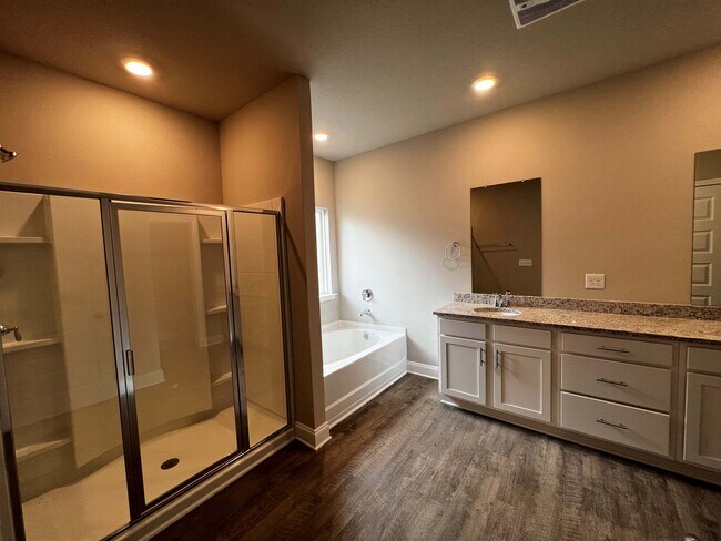 Building Photo - 10498 S Redland St