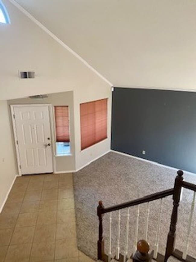 Building Photo - 4 Bedroom 3 Bath 3 Car Garage w/Pool