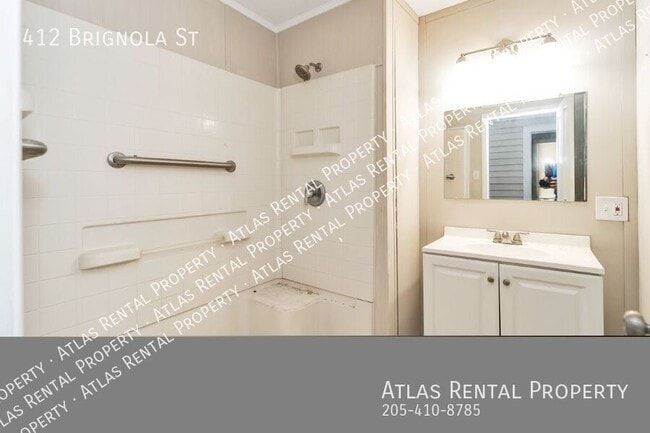 Building Photo - 412 Brignola St