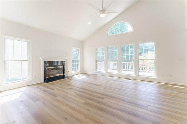 Building Photo - 3272 Pomarine Ln NW
