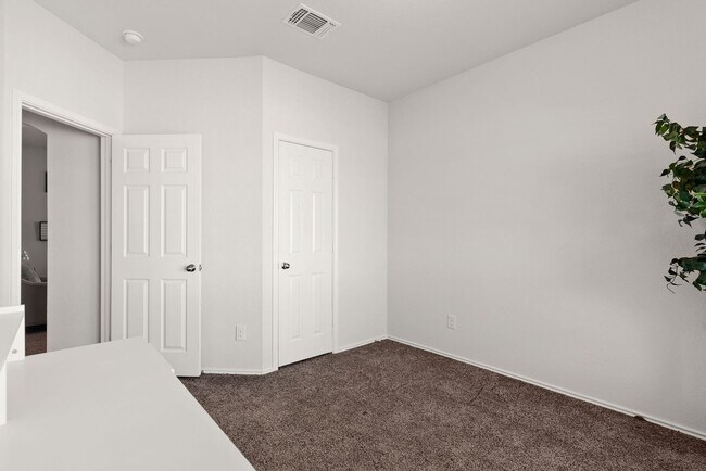 Building Photo - 2039 Wigeon Wy