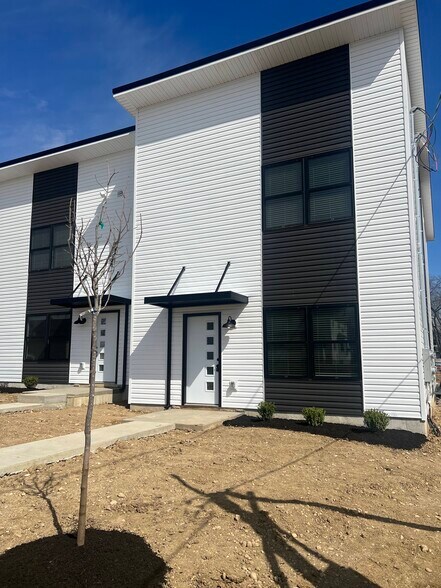 Building Photo - 1124 Winton Pl