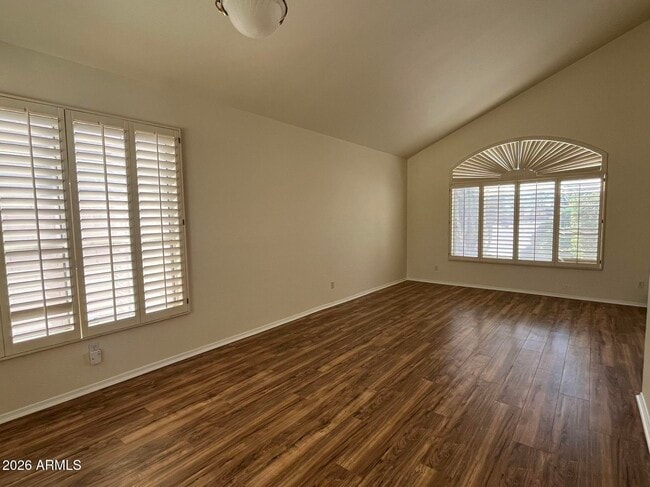 Building Photo - 5922 W Gary Dr