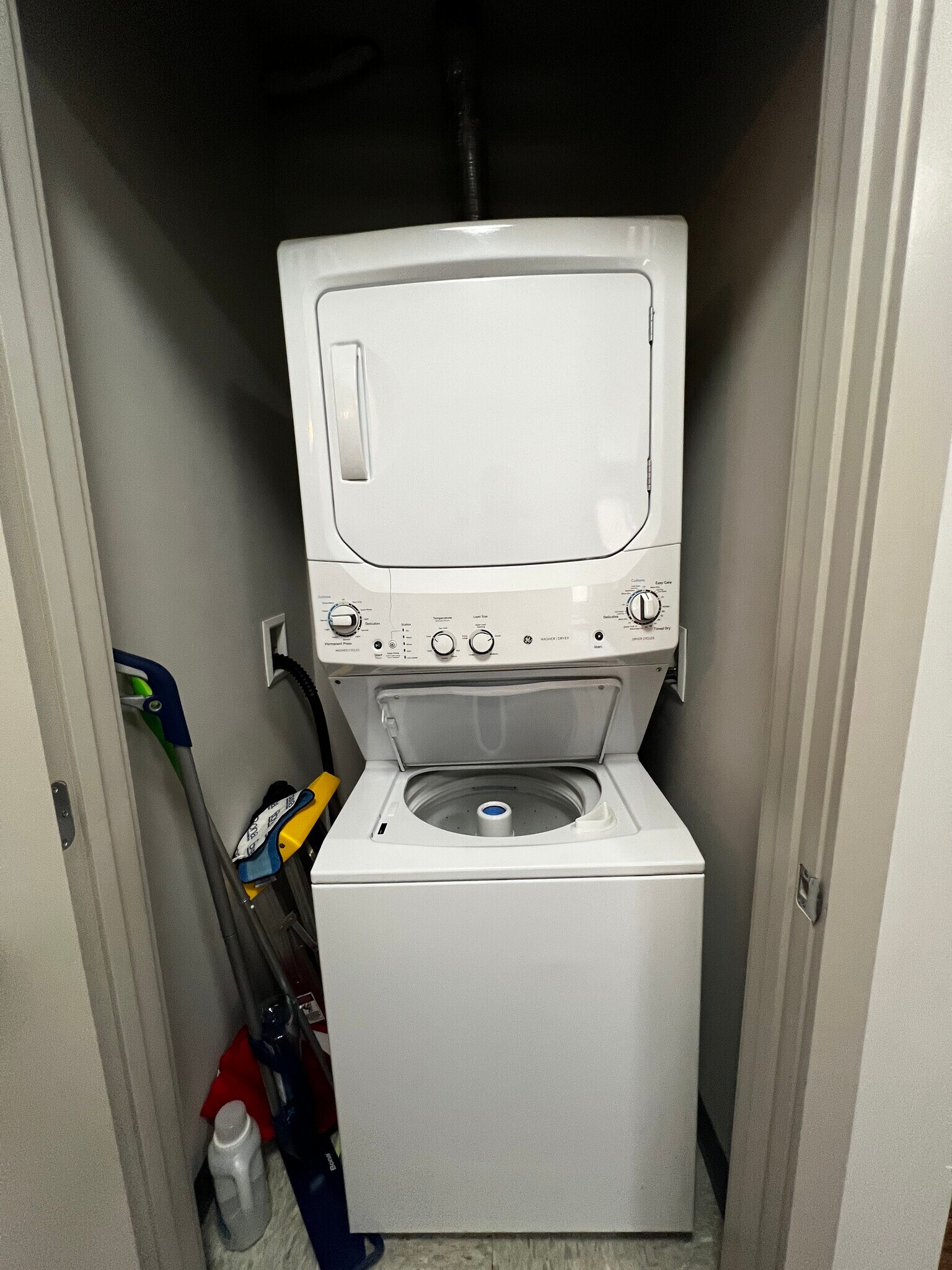 Building Photo - 44 Marion St