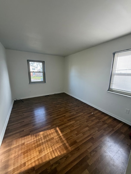 DOWNSTAIRS BEDROOM 2 - 581 Bessinger Dr