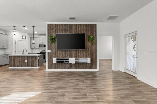 Building Photo - 11409 Rhyme Ave