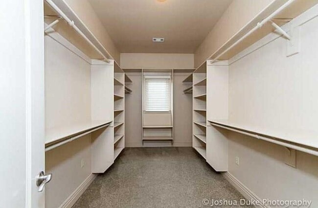 Building Photo - 3189 N Blue Star Dr