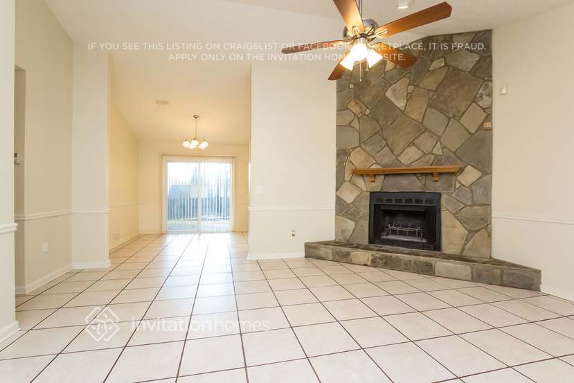 Building Photo - 1160 Park Creek Cir