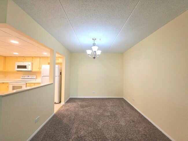 Building Photo - 350 Plum Creek Dr