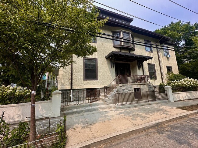 Building Photo - 100 Hauxhurst Ave