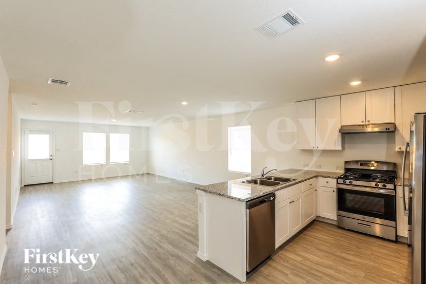 Building Photo - 10627 Erinita Way