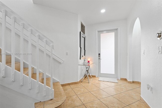 Building Photo - 2328 NE 37th Terrace