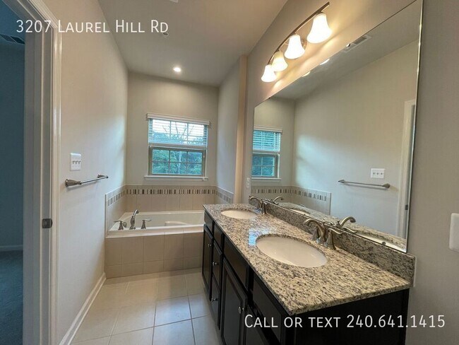 Building Photo - 3207 Laurel Hl Rd