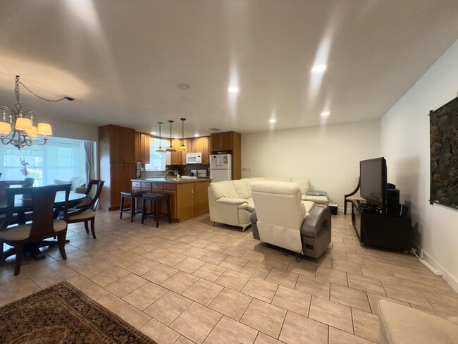 Building Photo - 1177 S Drive Cir
