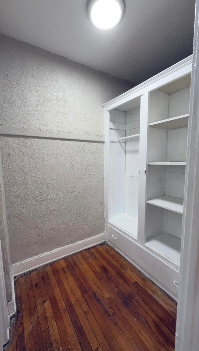 Building Photo - 11255 Charlemagne Ave
