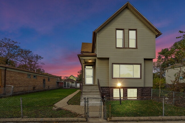 Building Photo - 8440 S Peoria St