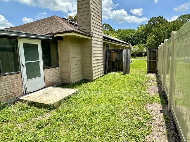 Building Photo - 3288 Deerfield Pointe Dr