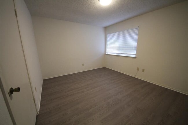 Building Photo - 3206 Spaniel Dr
