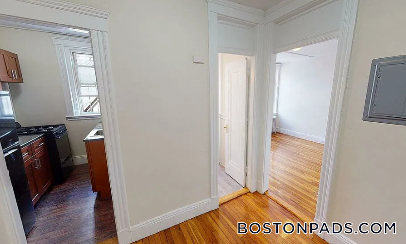 Building Photo - 1191 Boylston St