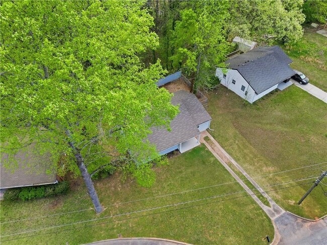 Building Photo - 1735 Carter Cir