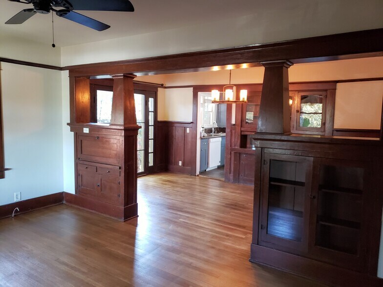 Building Photo - 495 Gaviota Ave