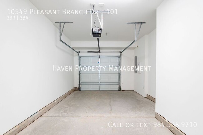 Building Photo - 10549 Pleasant Br Dr