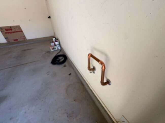 Building Photo - 4 bedroom two bath close to Cienega High S...