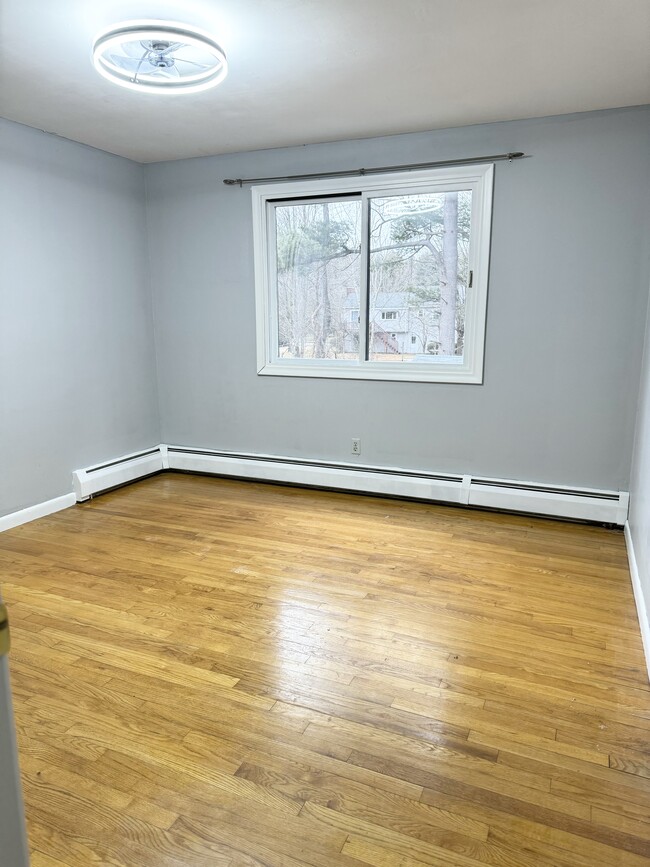 Building Photo - 12 Echo Ln