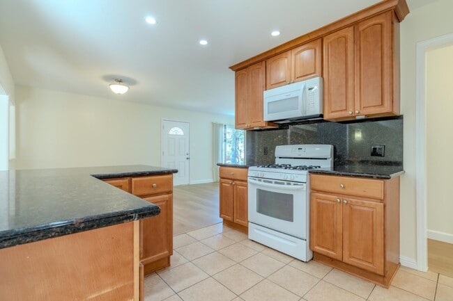 Building Photo - 1384 Rosita Rd