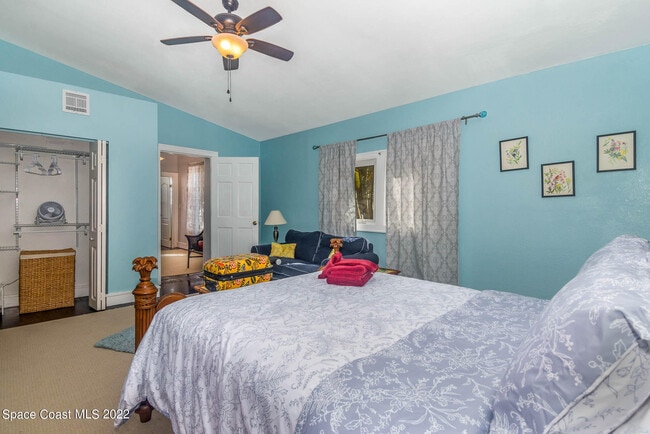 Building Photo - 27 E Ave A