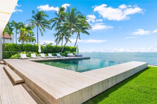 Building Photo - 440 S Mashta Dr