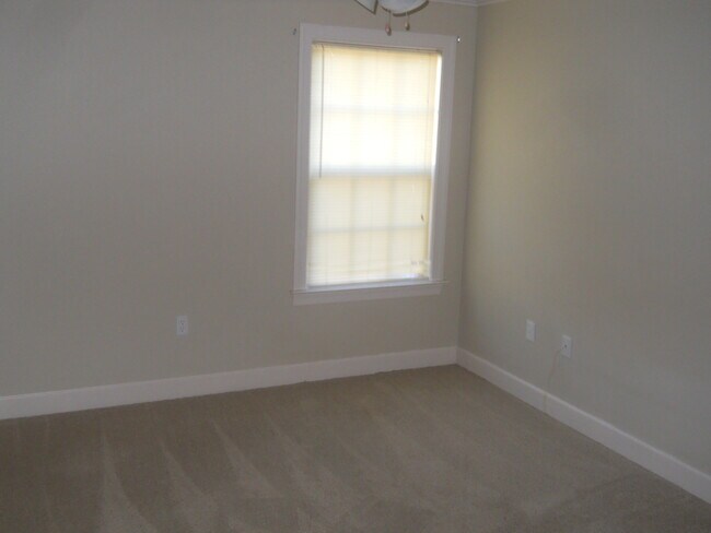 Building Photo - Perimeter Crossing Condos!