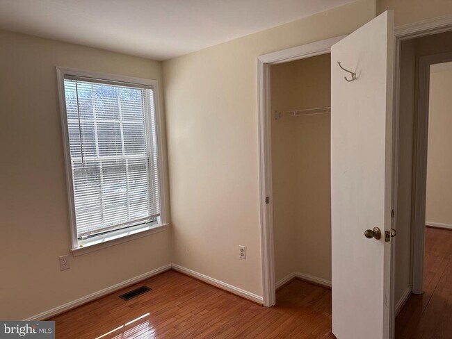 Building Photo - 10523 Polk Square Ct