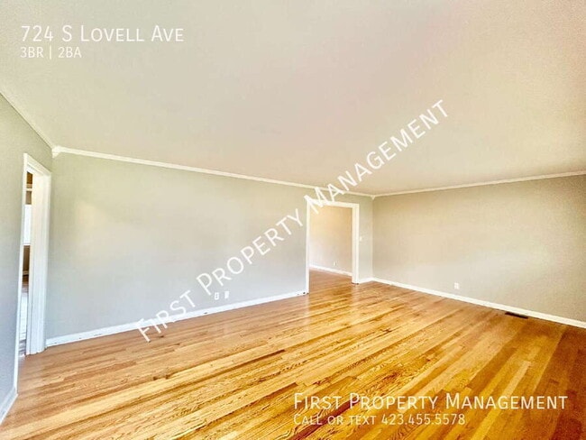 Building Photo - 724 S Lovell Ave