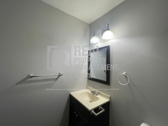 Building Photo - 307 Fox Tail Dr