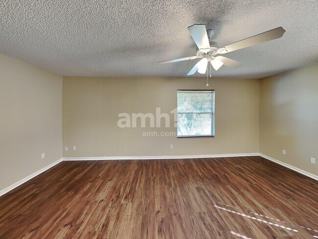 Building Photo - 633 Prince Ln