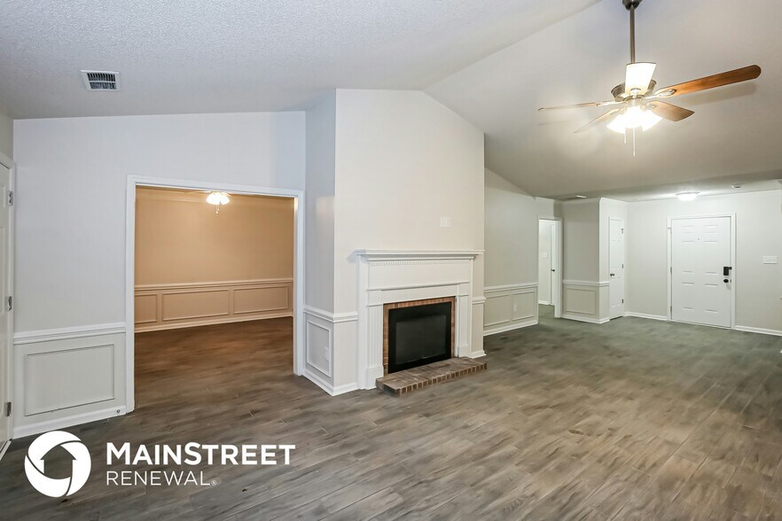 Building Photo - 3330 Crescent Knoll Dr