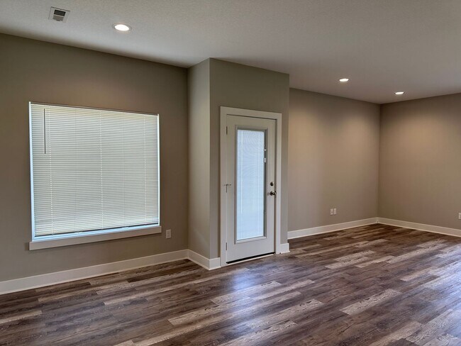 Building Photo - 12138 W 33rd St N