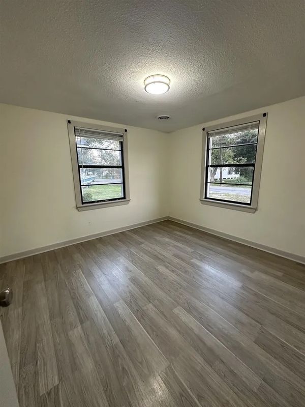 Building Photo - 1402 Eugene St