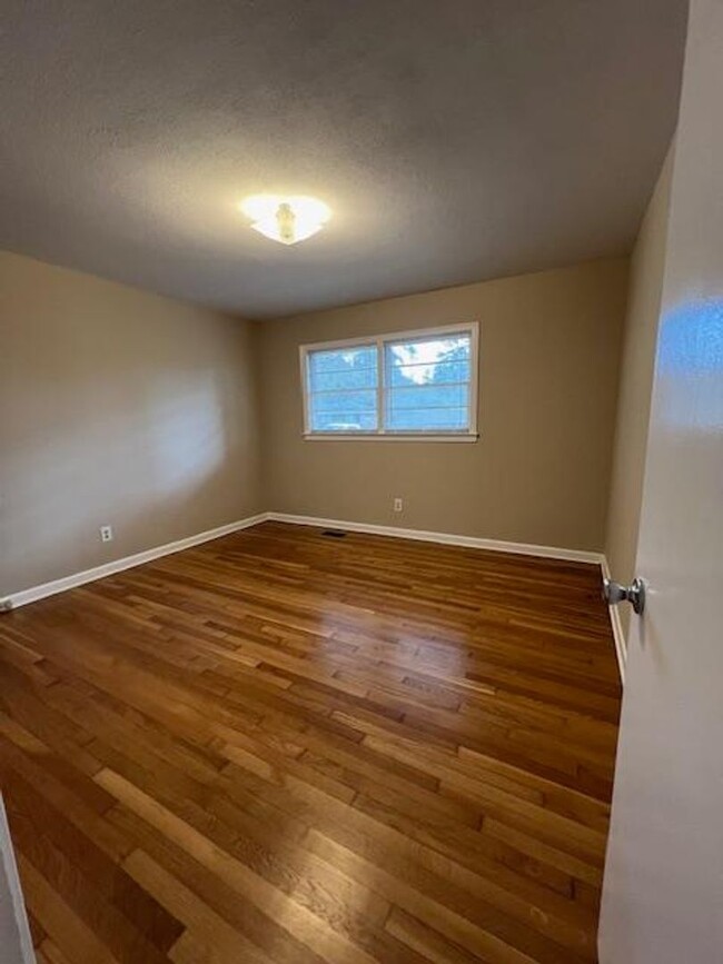 Building Photo - 3 Bedroom/2 Bath Home in Valdosta