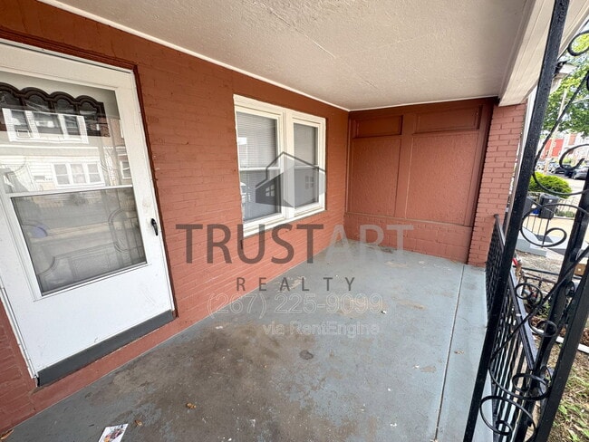 Building Photo - 2640 S Robinson St