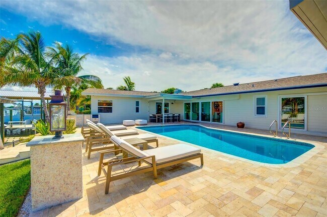 Building Photo - 807 Snug Island