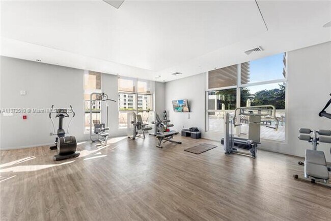 Building Photo - 1100 S Miami Ave