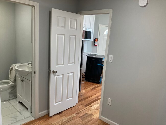 Building Photo - 1913 S 20th St