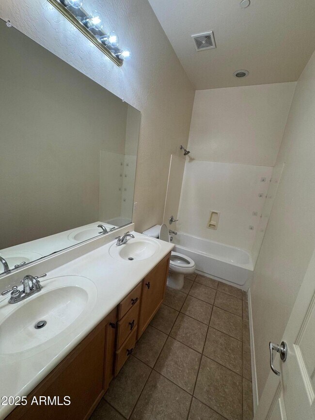 Building Photo - 13393 W Tyler Trail